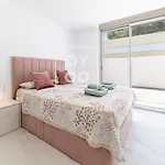 度假居 Coral, Chic Coastal Design, Saltwater Pool - By Oyoostays 托雷维耶哈