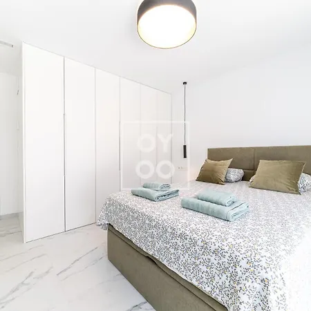 Coral Deluxe Oasis By Oyoostays Torrevieja