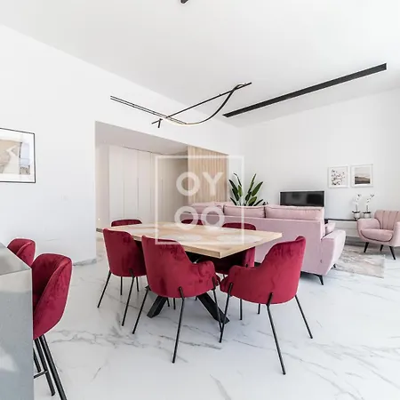 Feriehus Coral, Chic Coastal Design, Saltwater Pool - By Oyoostays Torrevieja