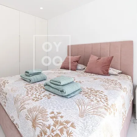 Coral, Chic Coastal Design, Saltwater Pool - By Oyoostays トレビエハ