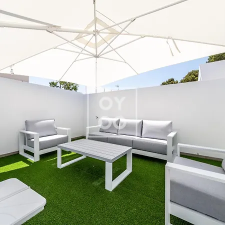 Coral Deluxe Oasis By Oyoostays Torrevieja