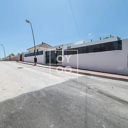 Coral Deluxe Oasis By Oyoostays